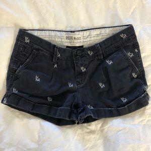 Ruehl embroidered frenchie shorts